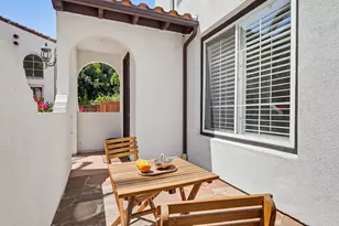 18120 Jaguar Ct, Tarzana, CA 91335 - Photo 4