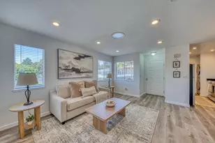 1889 Cherokee Dr 4, Salinas, CA 93906 - Photo 6