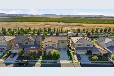 1307 S Hart Dr, Mountain House, CA 95391 - Photo 8