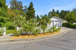 2 Bradley Ct, Redwood City, CA 94061 - Photo 2