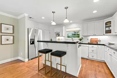 2 Bradley Ct, Redwood City, CA 94061 - Photo 14