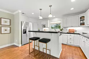 2 Bradley Ct, Redwood City, CA 94061 - Photo 14