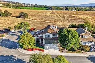 2729 Mira Bella Cir, Morgan Hill, CA 95037 - Photo 4