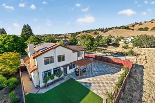 2729 Mira Bella Cir, Morgan Hill, CA 95037 - Photo 4