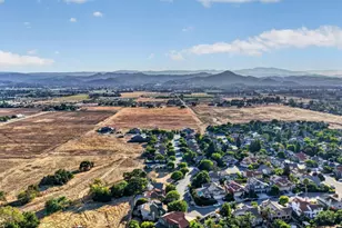 2729 Mira Bella Cir, Morgan Hill, CA 95037 - Photo 32