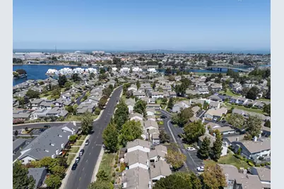 858 Erickson Ln, Foster City, CA 94404 - Photo 38