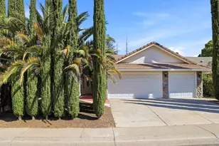 8947 Giant Panda Dr, Sacramento, CA 95829 - Photo 2