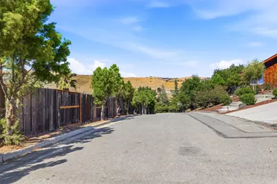 1237 Renraw Dr, San Jose, CA 95127 - Photo 54