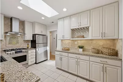 190 E Middlefield Rd, Mountain View, CA 94043 - Photo 14