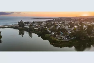21147 E Cliff Dr, Santa Cruz, CA 95062 - Photo 38
