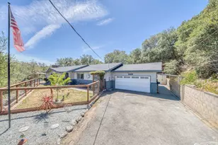 665 Paradise Rd B, Salinas, CA 93907 - Photo 1