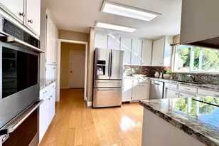 90 Adrian Dr, Hollister, CA 95023 - Photo 8