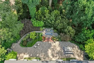 2801 Easton Dr, Hillsborough, CA 94010 - Photo 52