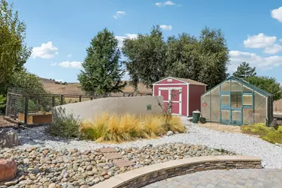 275 Nicholson Dr, Hollister, CA 95023 - Photo 8