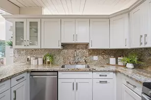952 Dennis Dr, Palo Alto, CA 94303 - Photo 16