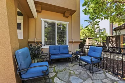 2222 Raspberry Ln, Mountain View, CA 94043 - Photo 4