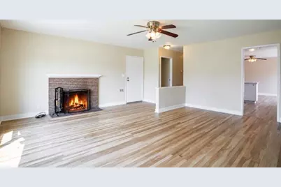 136 Del Mar Dr, Salinas, CA 93901 - Photo 10