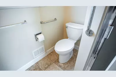 136 Del Mar Dr, Salinas, CA 93901 - Photo 28