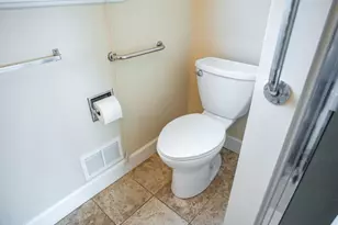 136 Del Mar Dr, Salinas, CA 93901 - Photo 28
