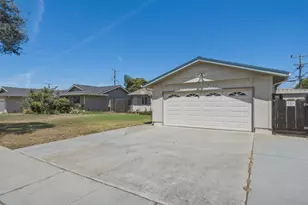 754 San Simeon Dr, Salinas, CA 93901 - Photo 2