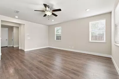 10068 Carinata Dr, Elk Grove, CA 95757 - Photo 6