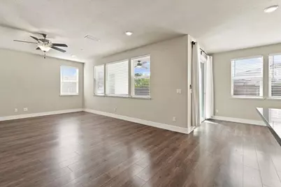 10068 Carinata Dr, Elk Grove, CA 95757 - Photo 8
