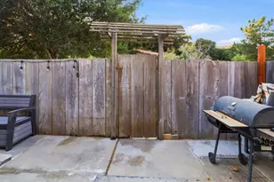 19233 Creekside Ln, Salinas, CA 93908 - Photo 22