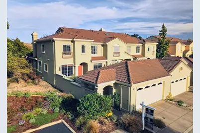 22190 W Lyndon Loop, Castro Valley, CA 94552 - Photo 2