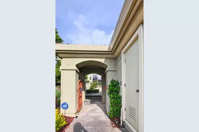 22190 W Lyndon Loop, Castro Valley, CA 94552 - Photo 4