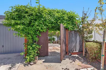 2050 Halterman Ave, Santa Cruz, CA 95062 - Photo 20