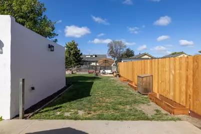 62 Buena Vista St, Salinas, CA 93901 - Photo 32