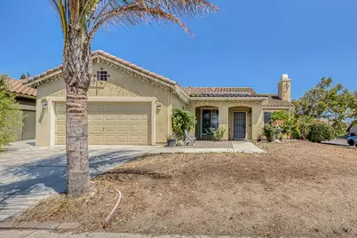 222 Vineyard Dr, Greenfield, CA 93927 - Photo 2