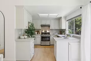 1086 Robbia Dr, Sunnyvale, CA 94087 - Photo 14