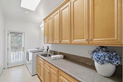 27960 Roble Blanco Ct, Los Altos Hills, CA 94022 - Photo 38