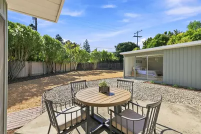 4066 Ben Lomond Dr, Palo Alto, CA 94306 - Photo 38