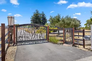 10115 Parrish View Dr, Gilroy, CA 95020 - Photo 2