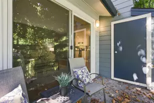 24 Emery Bay Dr, Emeryville, CA 94608 - Photo 26