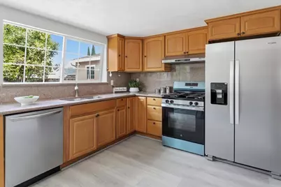 35014 Begonia St, Union City, CA 94587 - Photo 16