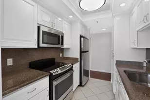 1 Baldwin Ave 609, San Mateo, CA 94401 - Photo 18