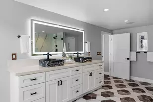 542 Lighthouse Ave 210, Pacific Grove, CA 93950 - Photo 20