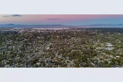 875 Vista Dr, Redwood City, CA 94062 - Photo 58