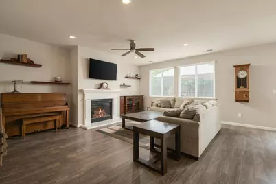1225 Steinbeck Dr, Hollister, CA 95023 - Photo 32
