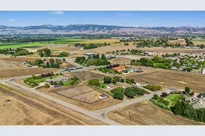10095 Pomo Pl, Gilroy, CA 95020 - Photo 70