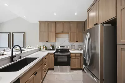 1327 Merrivale West Sq, San Jose, CA 95117 - Photo 10