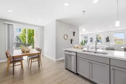 337 Llano De Los Robles Ave 7, San Jose, CA 95136 - Photo 6