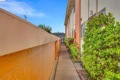 27505 Tampa Ave 16, Hayward, CA 94544 - Photo 10