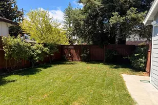 2121 Valparaiso Ave, Menlo Park, CA 94025 - Photo 4