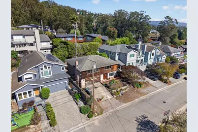 930 Ferdinand Ave, El Granada, CA 94018 - Photo 2
