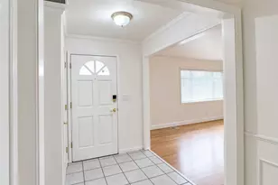 10 Chalon Cir, Salinas, CA 93901 - Photo 2