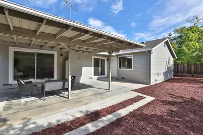 10815 E Estates Dr, Cupertino, CA 95014 - Photo 20
